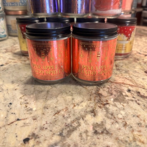 (ONE) Bath&Body Works candles-1x PINEAPPLE MANGO SPRITZ 7oz SCENTED CANDLE NEW! - Picture 2 of 3